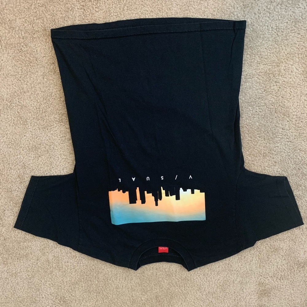 Men’s black Visual Tee with sunset skyline